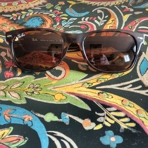 Ray-Ban New Wayfarer Tortoise shell frame